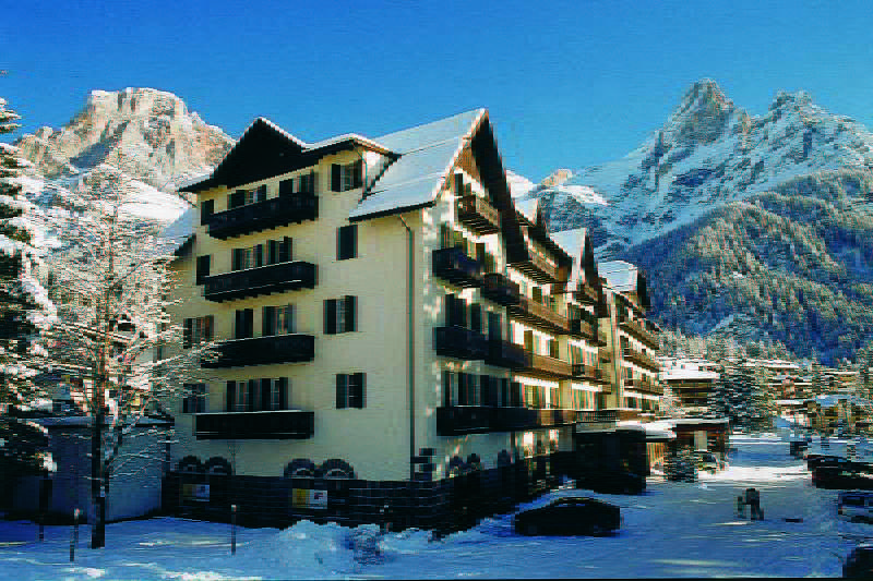 Th San Martino - Majestic Dolomiti Hotel سان مارتينو دي ديكاسْتْرْ المظهر الخارجي الصورة